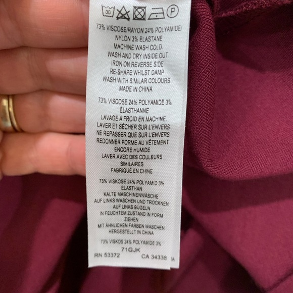 French Connection bodycon burgundy dress. Great for office or cocktail! - Picture 6 of 7